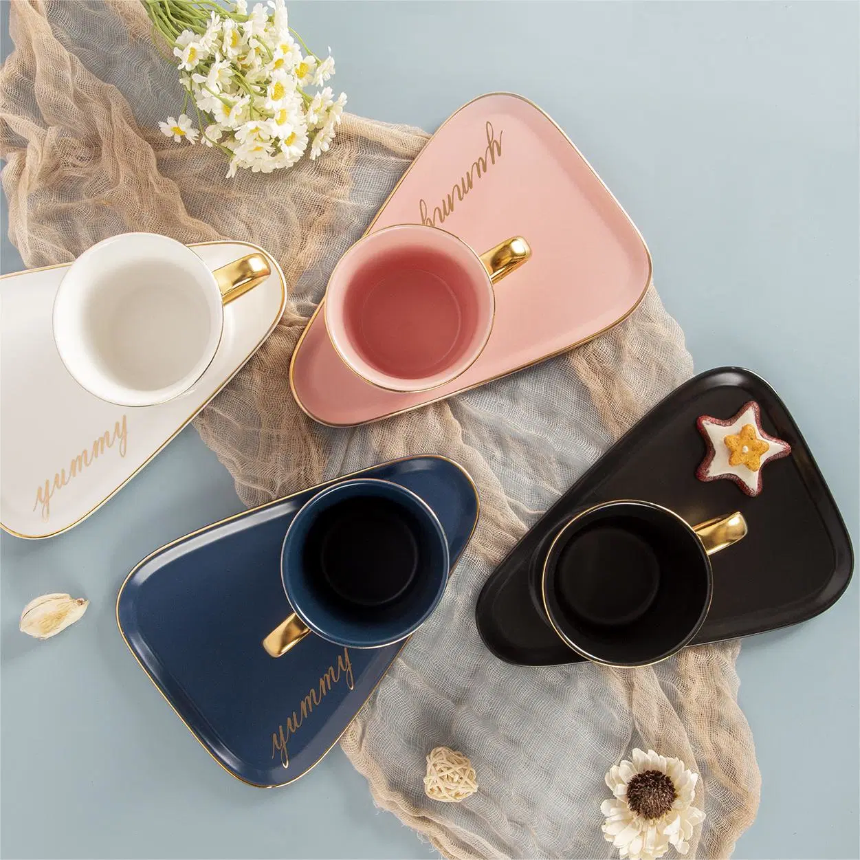 Оптовая торговля синий цвет керамические Gold чашки кофе и форму диска с золотым обода и ручки