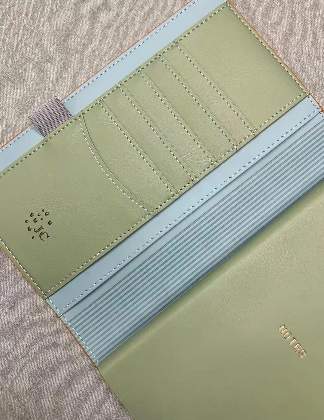 The Exquisite Multifunctional Notebook Is Used for Office Supplies for Business Elites