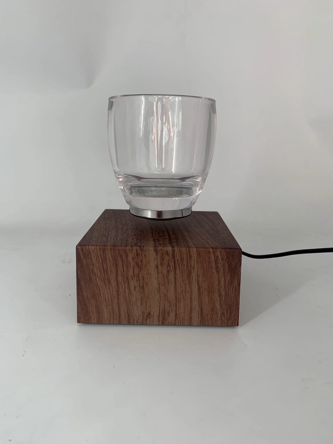 Wooden Base Wireless Rechargeable Magnetic Levitation Floating Glass Cup