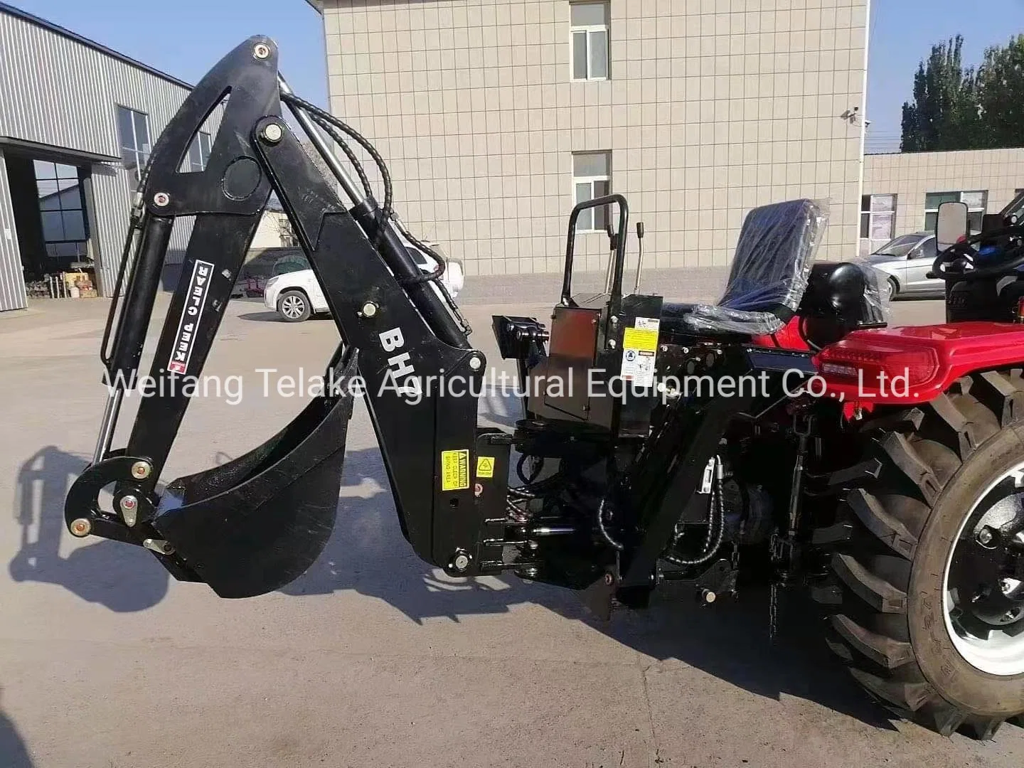 Maquinaria agrícola Telake Jardín de las cuatro ruedas Mini Tractor con cuchara de la excavadora