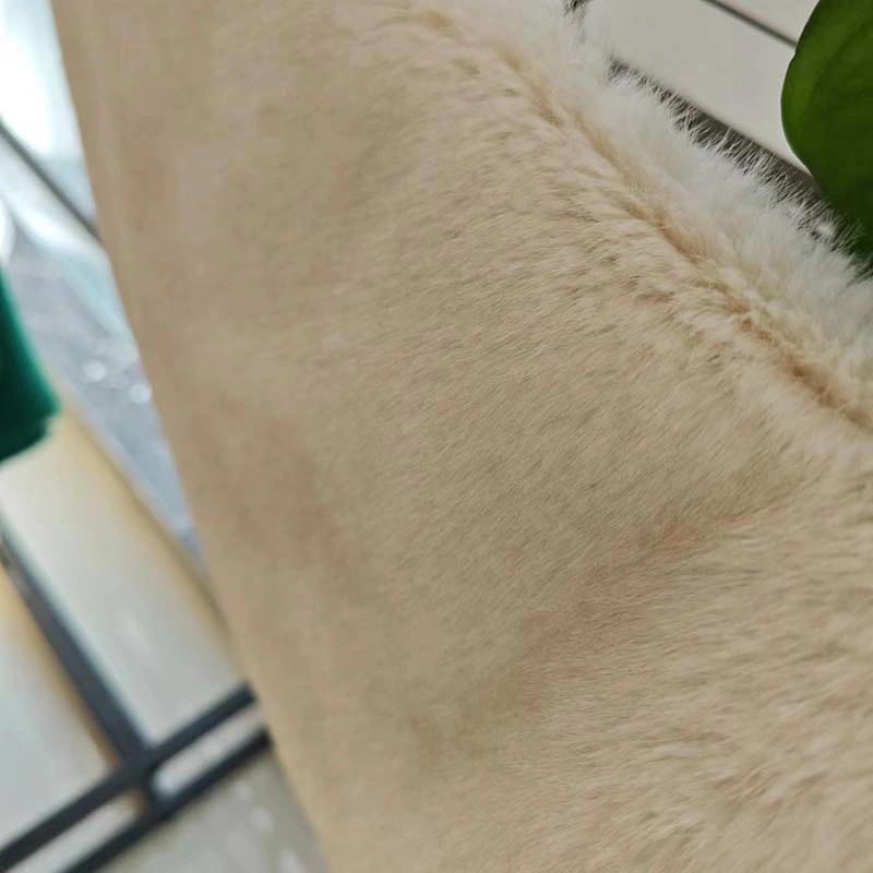 Polyester Soft Microfiber Knitted Textile Fabric of Plush Mink Fur Top Dyeing