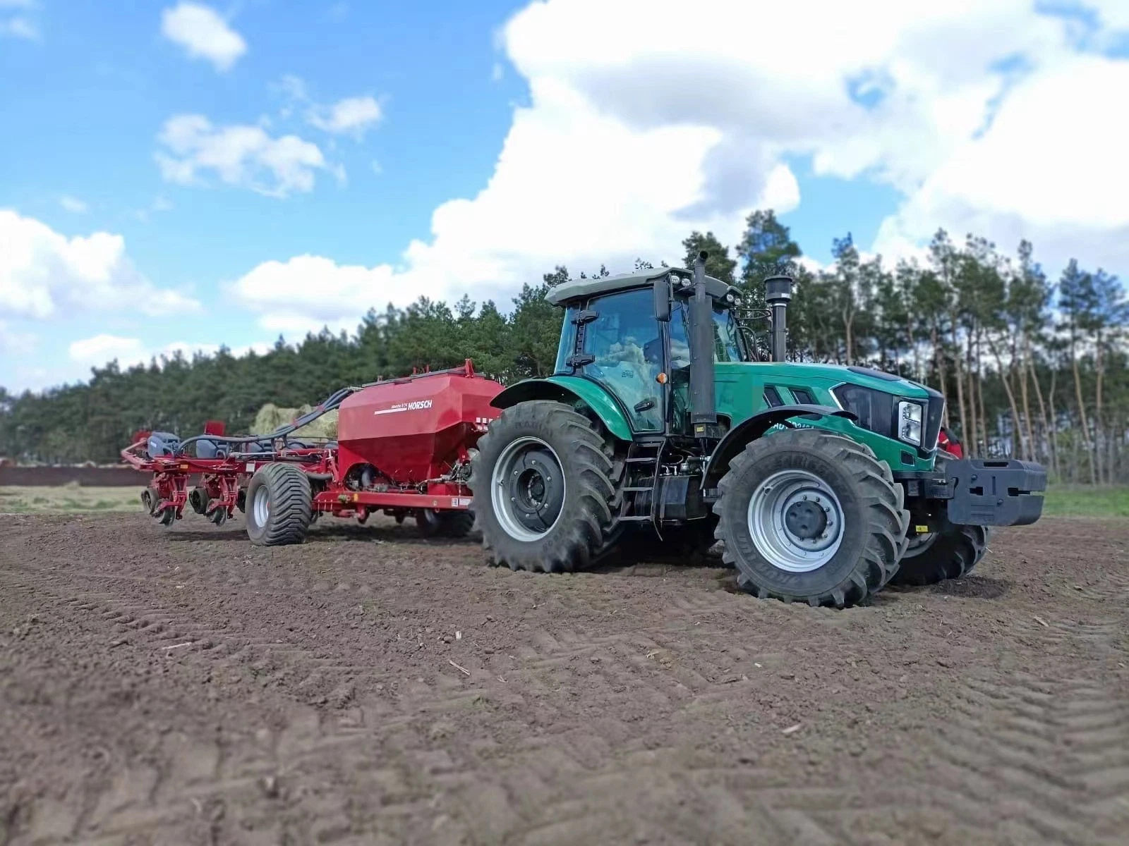 China suministro de fábrica 100hp 200hp 260hp 300hp 320hp 340HP 360HP Tractor agrícola 400hp con bomba de émbolo