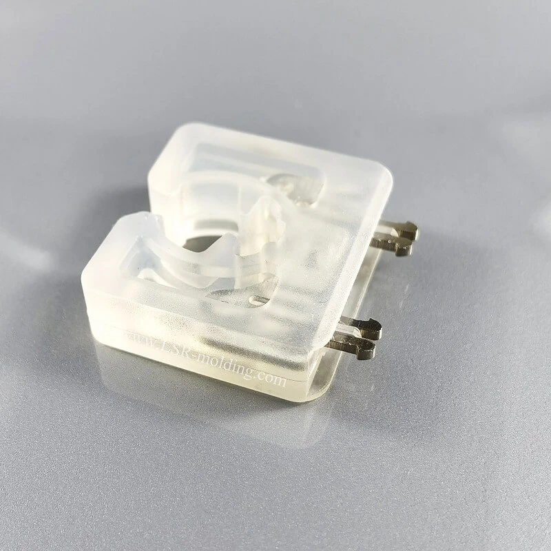 Sobremoldagem de borracha de silicone insertos de metal Overmolded Conector para Electronics