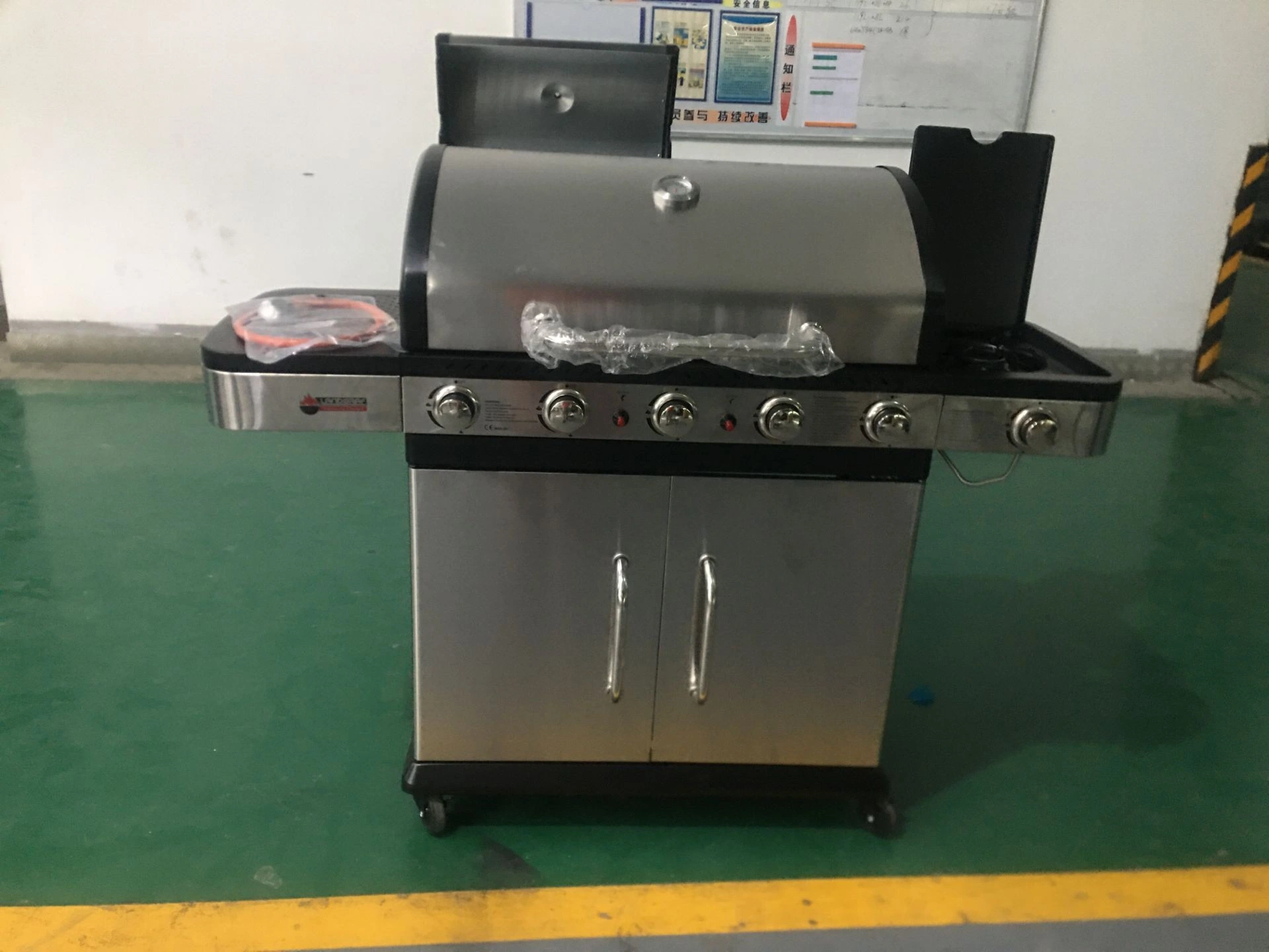 Europe Hot Selling Outdoor Gas Barbecue Grill with Ce