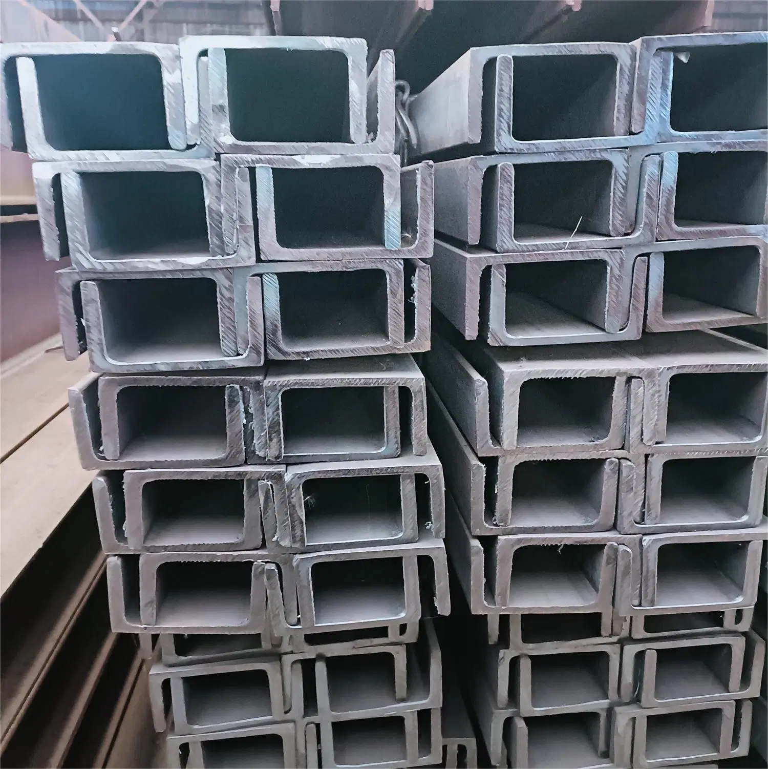 Manufacturers Wholesale/Supplier Q235/Q355 Black and White Channel Steel with Full Specifications