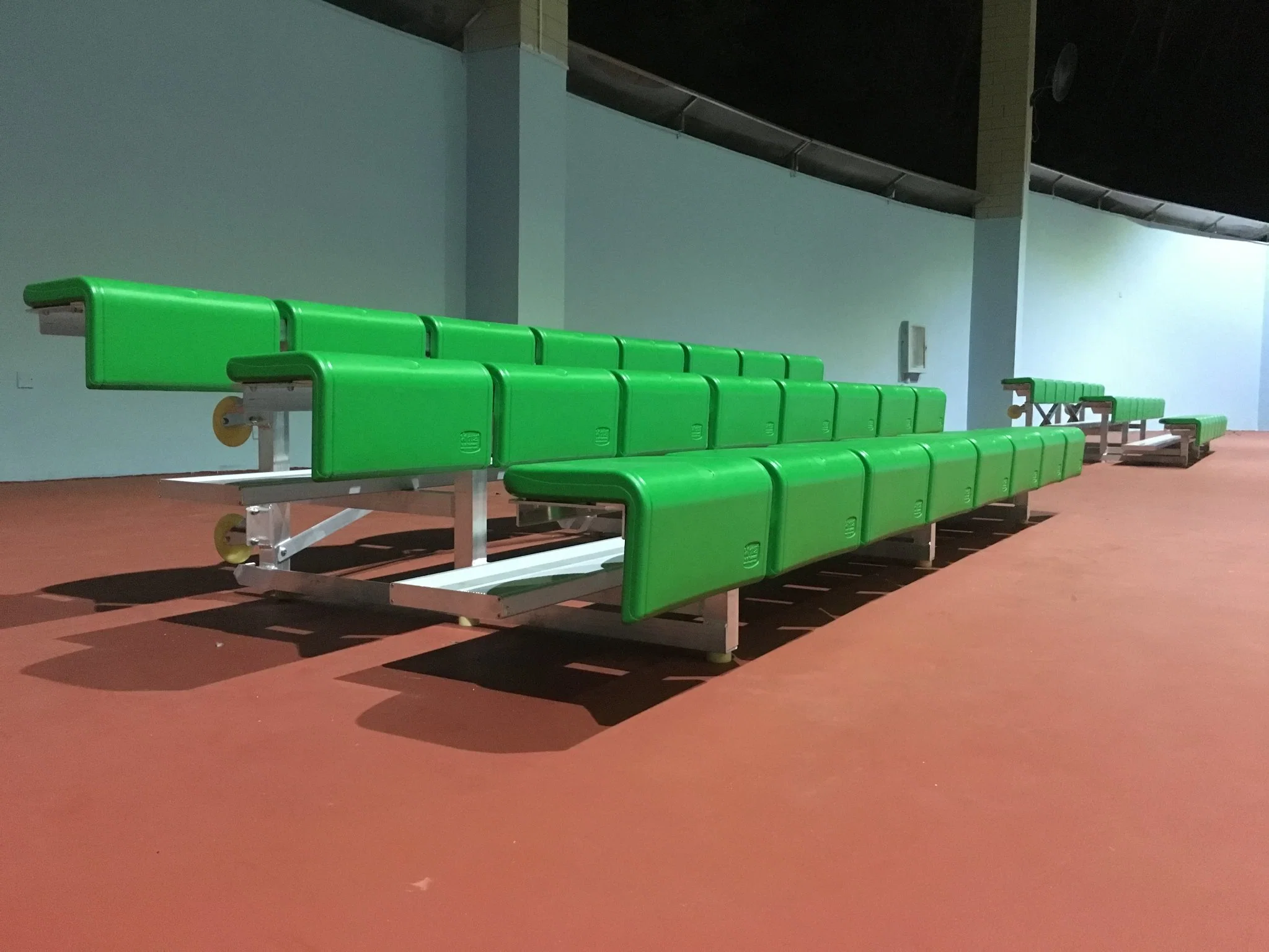 Алюминий вывеске спортивного комплекса зрителя многоместного Non-Corrosion подвижной Bleachers на поле стадиона