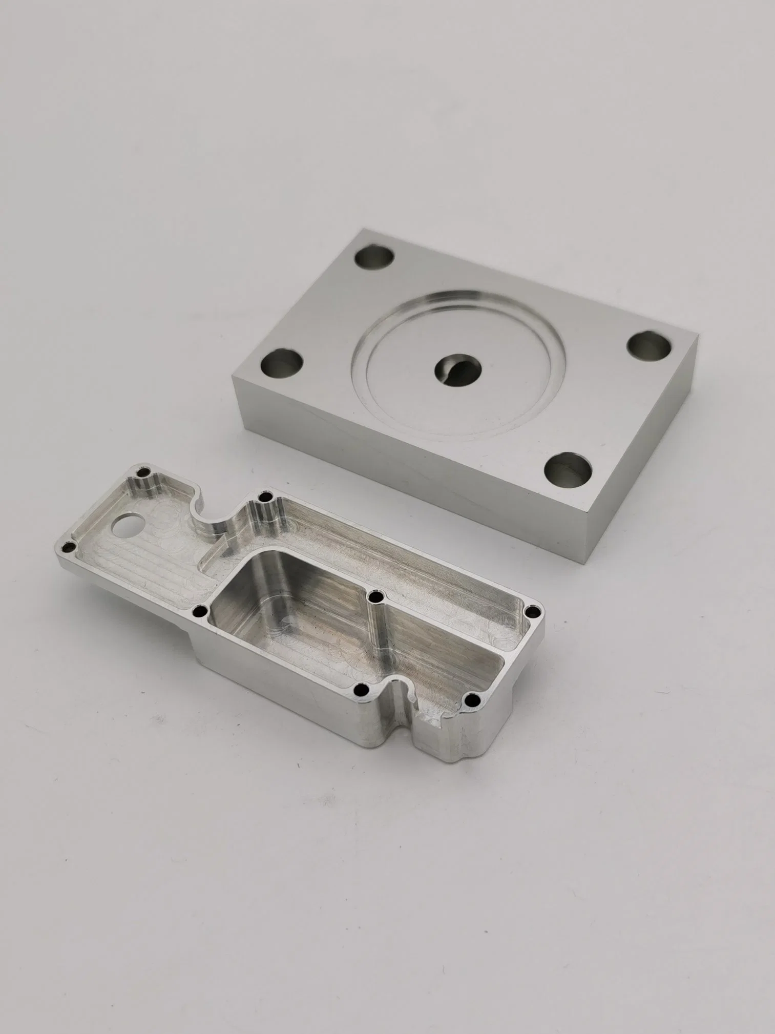 High Precision Production Customized Stainless Steel Metal Parts Logo Semiconductor CNC Machining