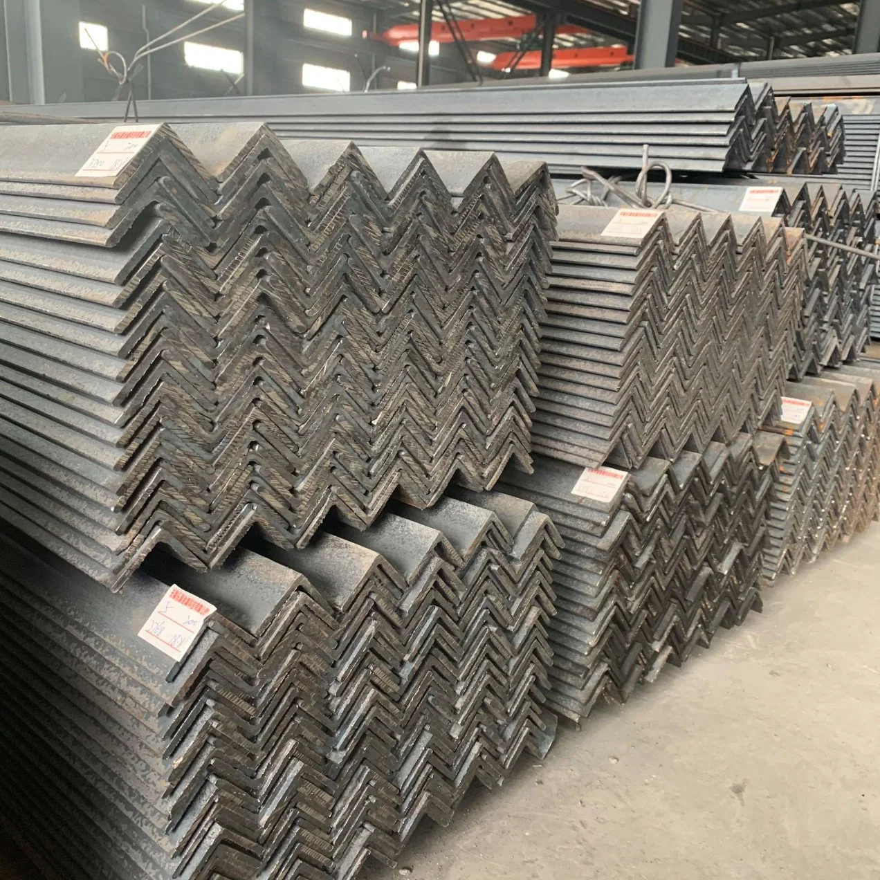 Ângulo Aço Atacado Q345b Hot Rolled Angle Steel 65 * 5 equilátero E desigual cortina de cortina de cortina de parede de triângulo