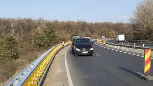 Verkehrsspikes Straßenbarriere Fernbedienung Kunststoff Straßenbarriere UV Hohe Dichte