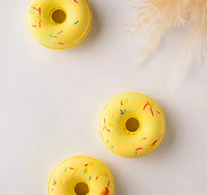 Donut Shape with Candy Bath Bomb Cleaning Moisturizing Aromatherapy