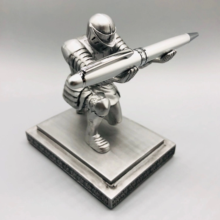 Figurine en résine ornement de soldat Home Decor Porte-crayon en résine avec un stylo pour les hommes Don