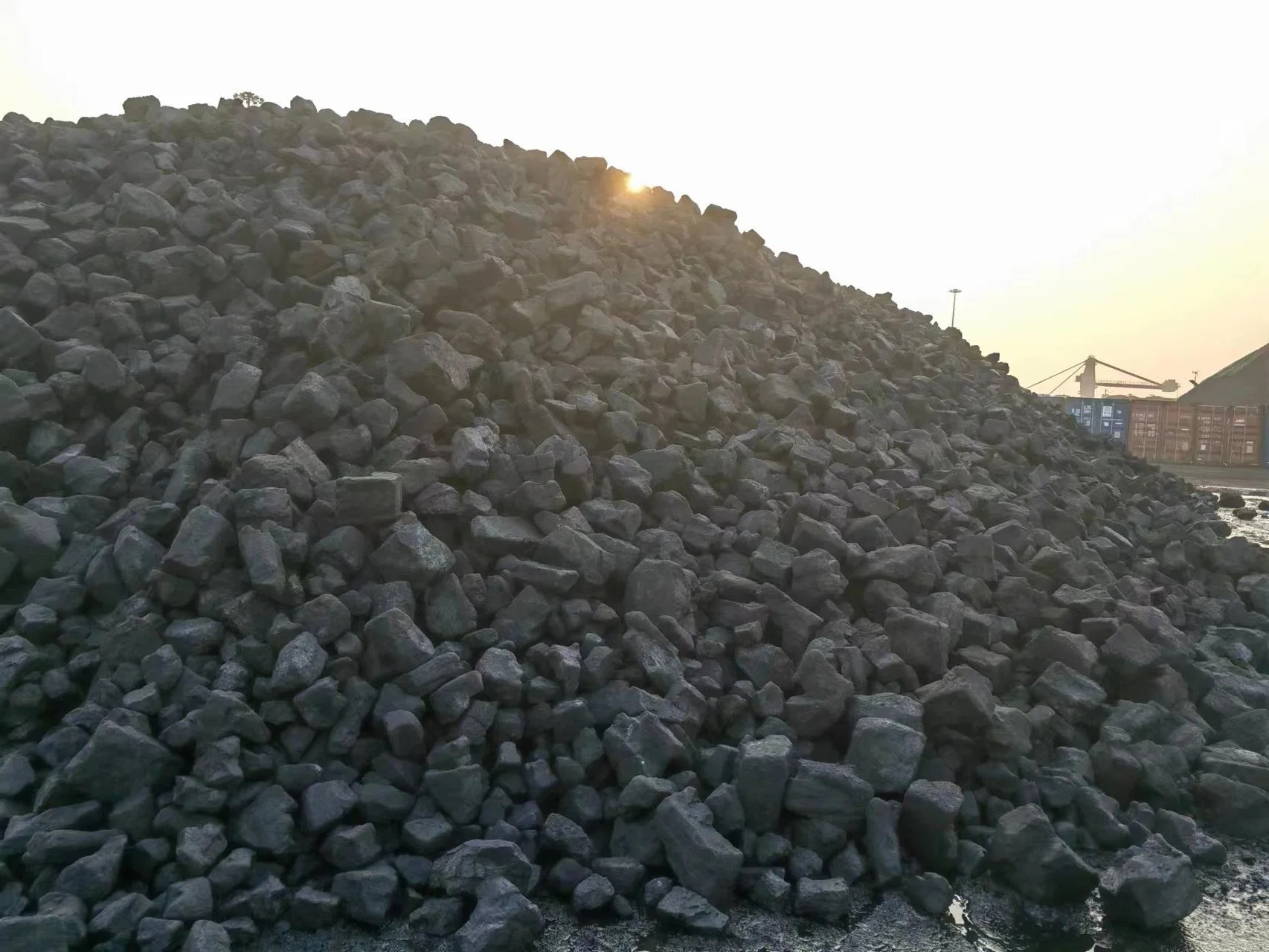 Good Price Wholesale/Supplier China Coke Low Ash Metallurgical Coke 25mm-90mm