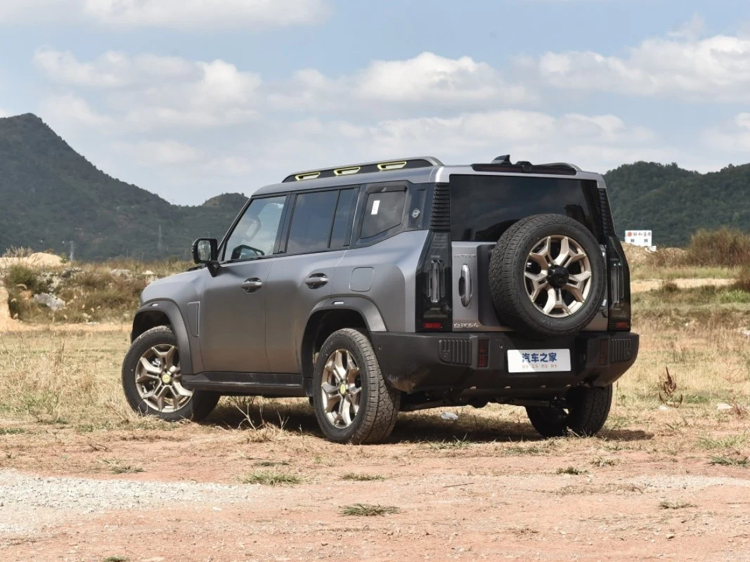 Mini-Car a gasolina todas as versões são vendidas em grande espaço 5 lugares