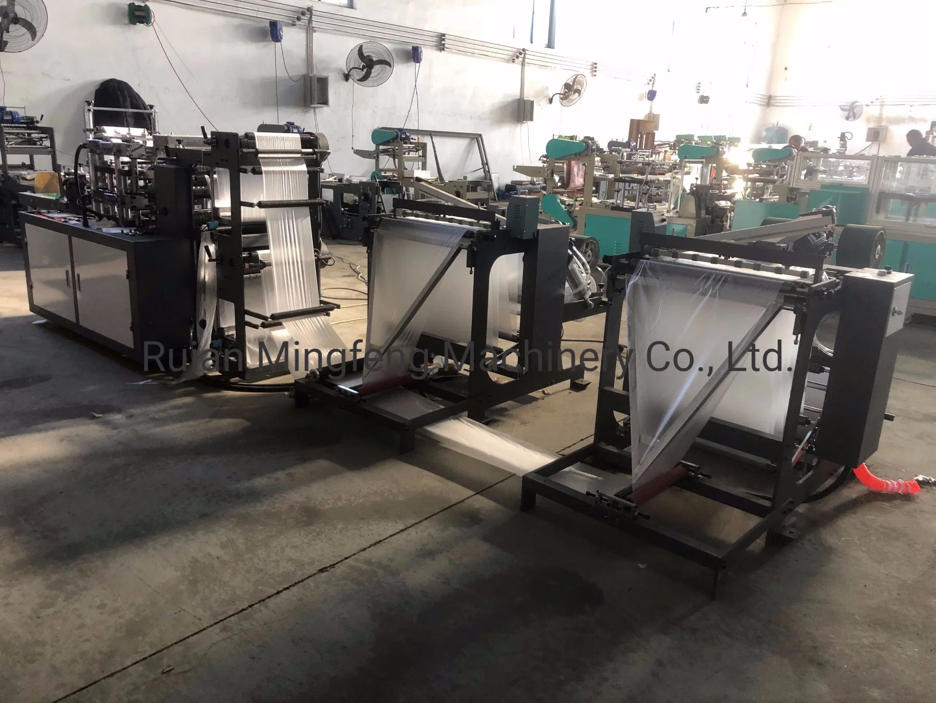 PE Disposable Plastic Glove Making Machine with Automatic Waste Clean off