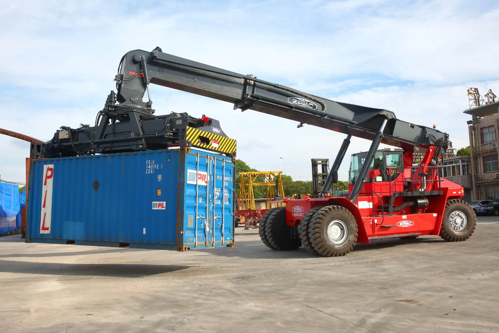 45ton Reach Stacker for Container Loading Container Reach Stacker with Favorable Price