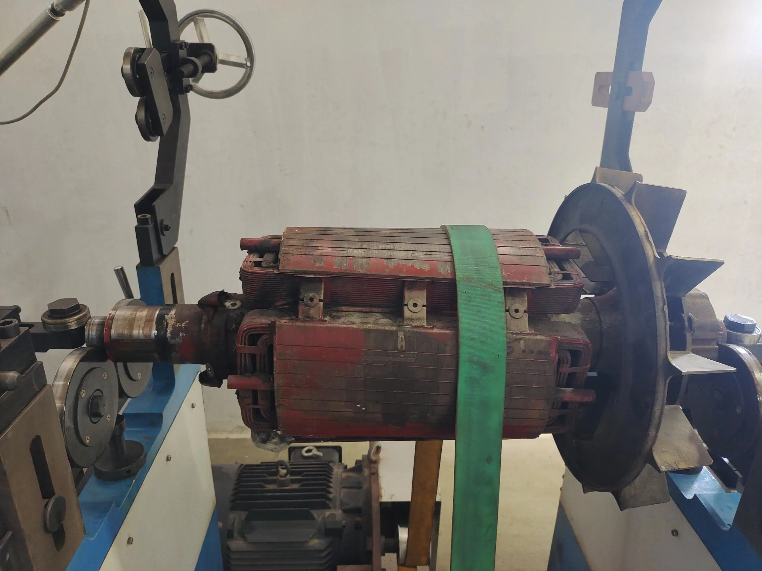 Motor Rotor Auswuchtmaschine Rotor Auswuchtmaschine Dynamische Auswuchtmaschine