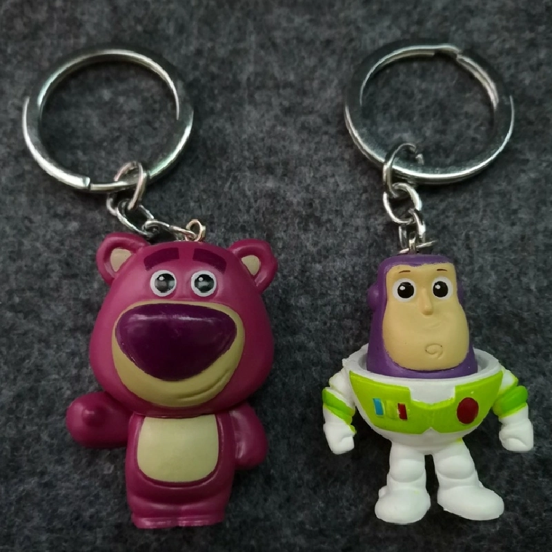 Custom Cartoon Plastic Injection PVC Pig Cartoon Keychain