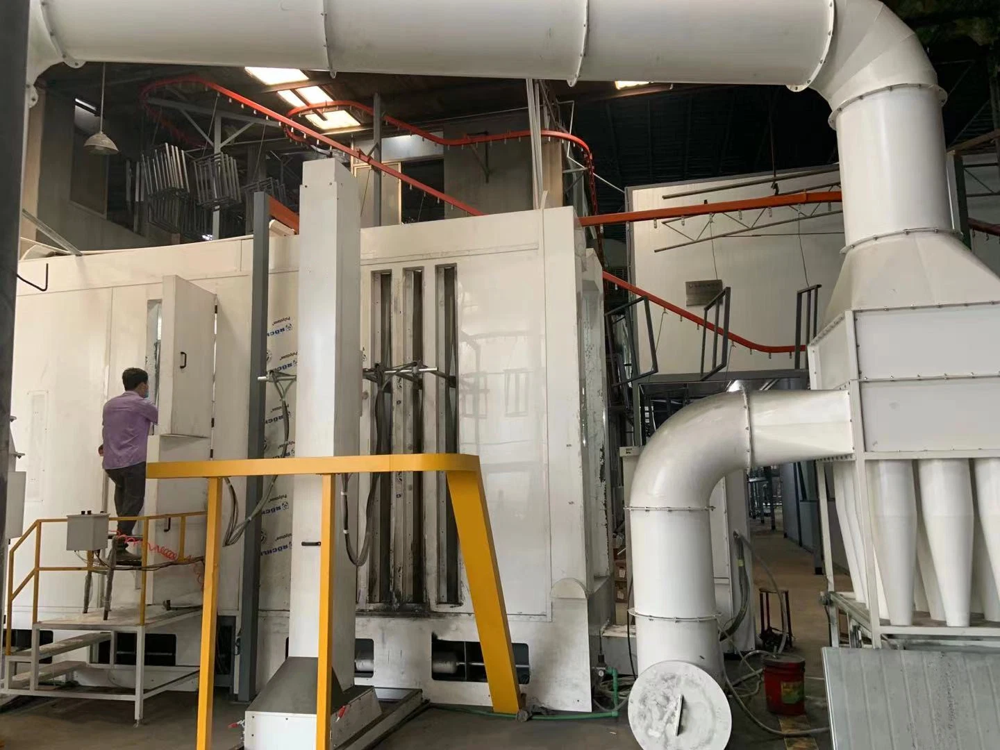 Full Automatic Powder Coating Line for Spray Painting Metal Furniture with Gas Oven and Reciprocator Machine