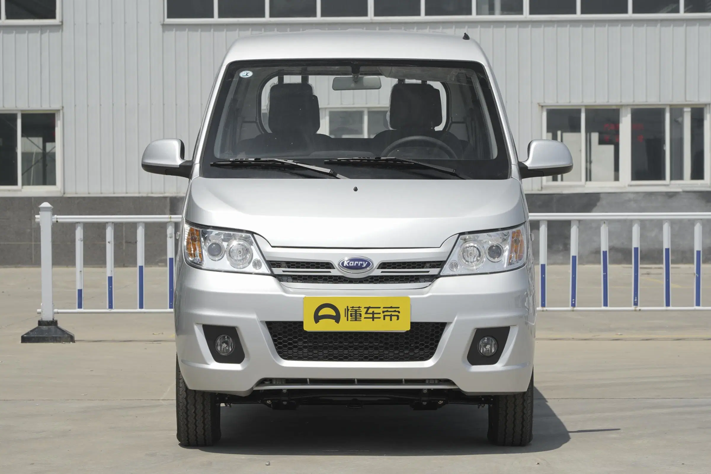 Kairui Automobile Youjin 2020 1300cc Chinese Made Passenger Car Gasoline Vehicle Pickup Truck.