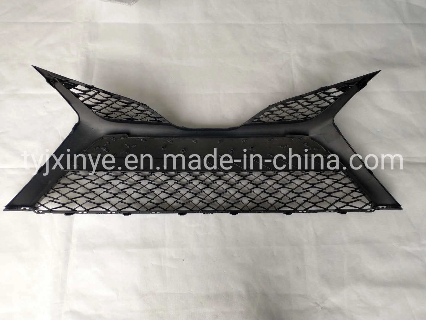 Car Accessory Replacement Parts Auto Bumper Grille for Camry 2018 USA Se