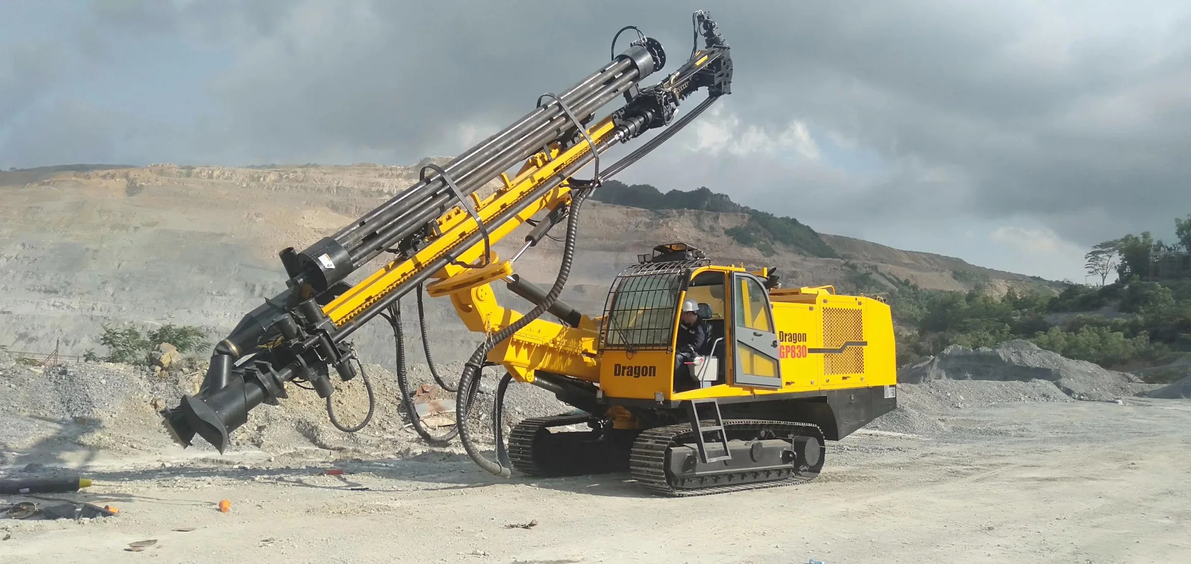 من فضلك قم بترجمة المحتوى التالي إلى العربية: "Hydraulic Crawler Truck Mounted DTH RC Down The Hole Hammer Rock Impact Drilling Rig Top Hammer Blasting Water Well Surface Vertical Shaft Drill"