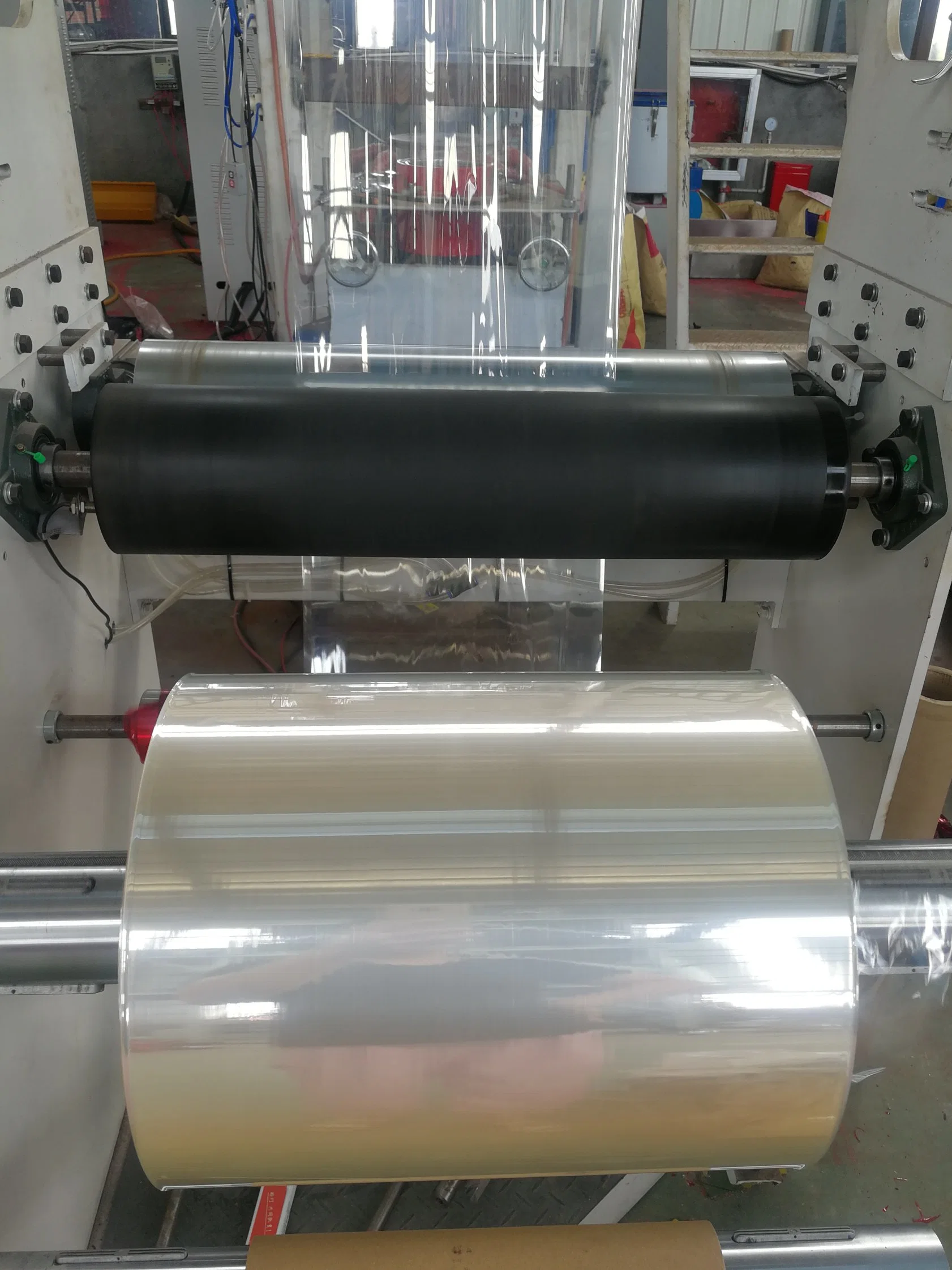 Vertikal nach oben 800mm Drehkopf PVC-Wärmeschrumpffolien Etikett Marke Film Verpackungsfolie Kunststoff Film Blasextrusionsmaschine Filmgeblasene Extrudermaschine