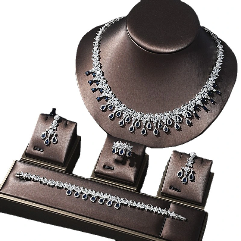 Collier à quatre pièces Earring Bracelet Bague Zircon bijoux Set Set de mariage de mariée