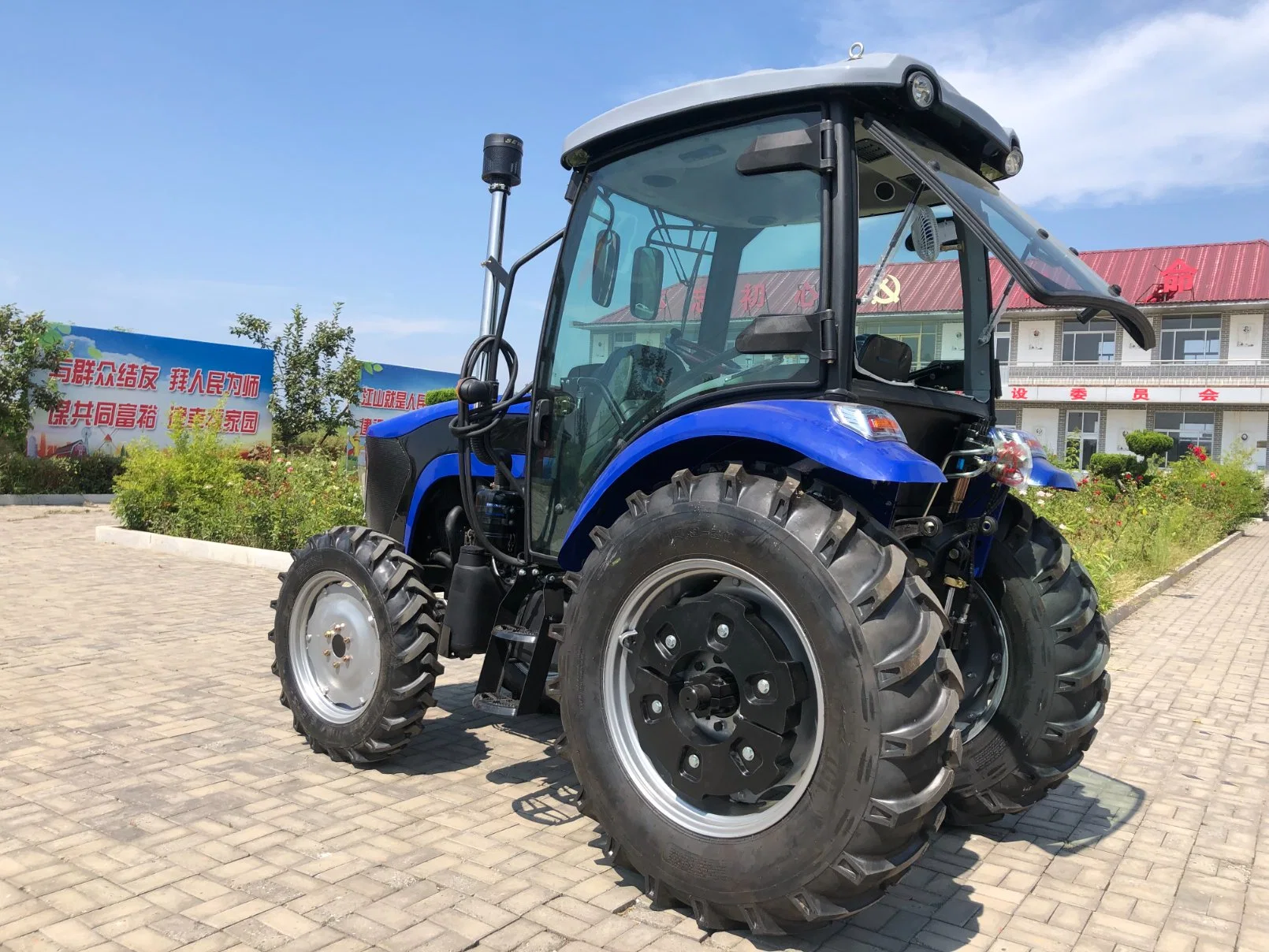 Factory Supply Farm Tractor Agricultural Machinery Multi-Purpose 4WD/2WD 120HP Tractor