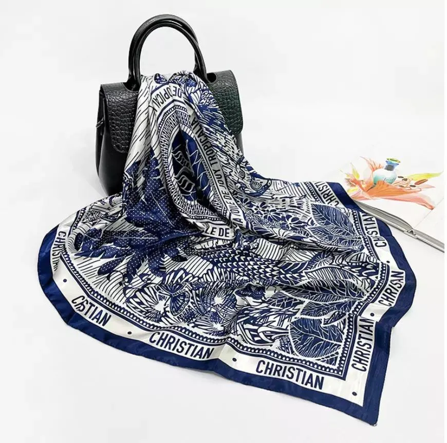 Novo design Lady Accessory Custom Big Neckwear Perfect Square Muslim Senhoras Scarf elegante pequeno decorado Silk Scarf