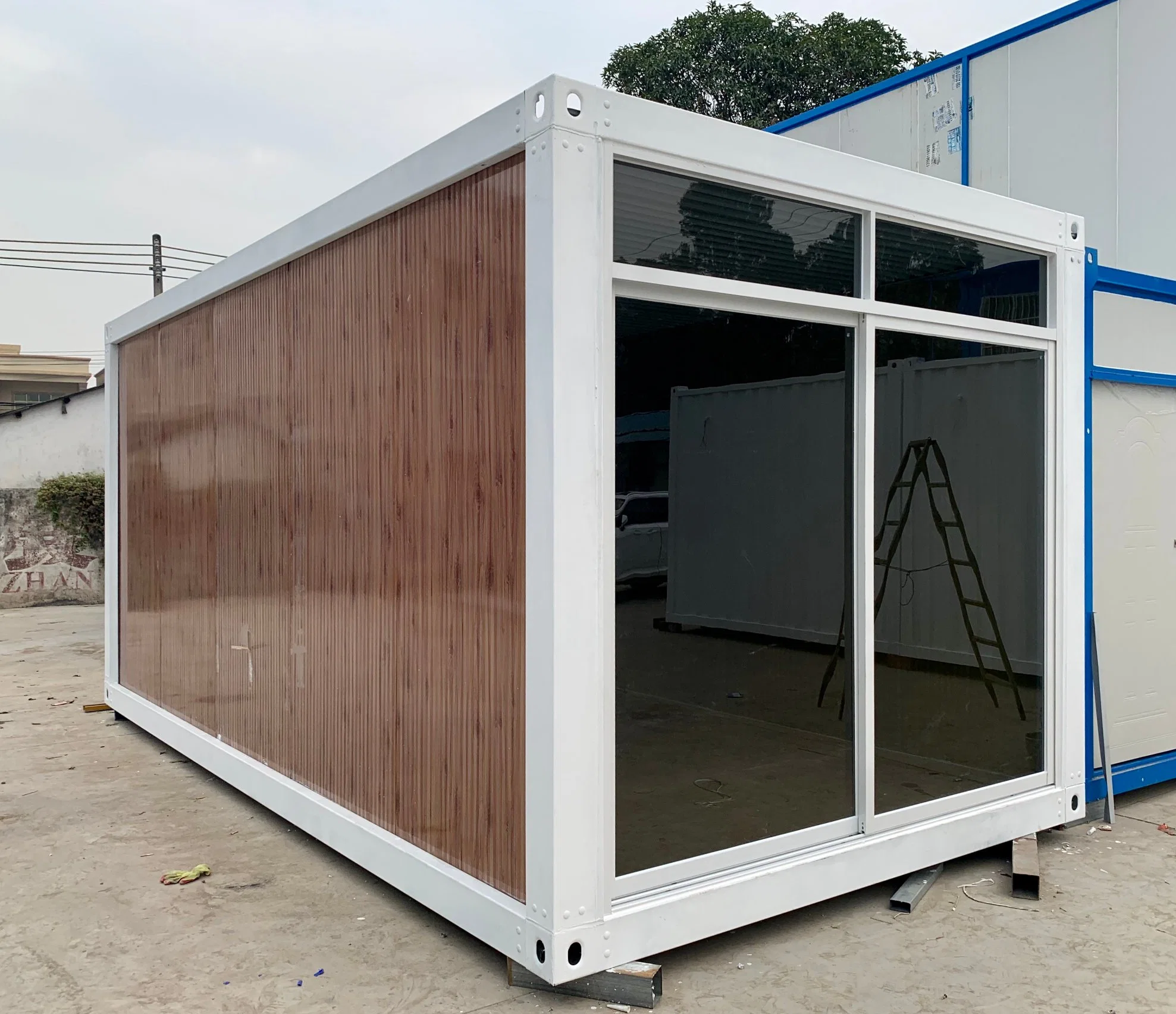 Low-Cost Luxury Prefabricated Mini Container + Tiny House for Sale