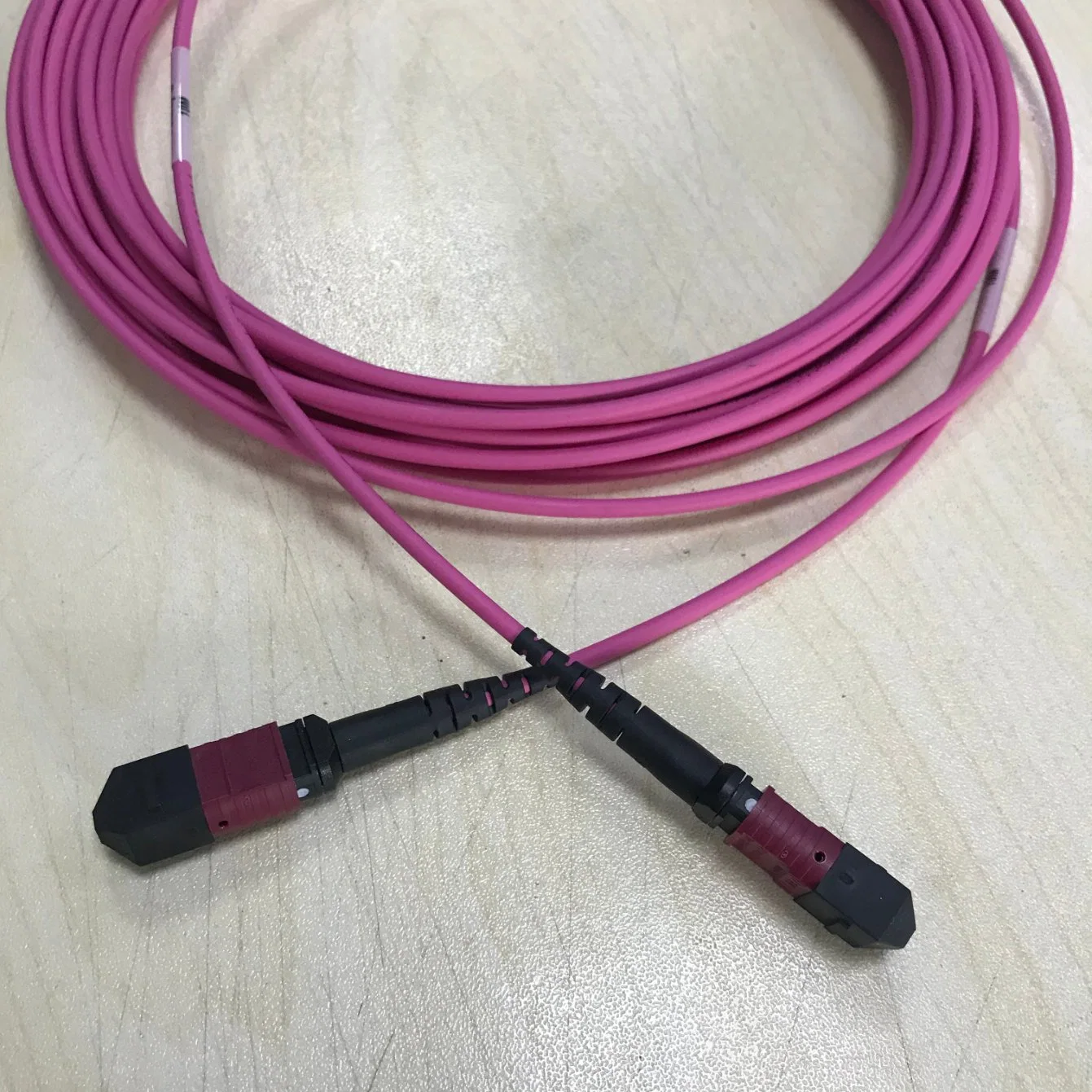 Fiber Optic Jumper MTP (female) -MTP (female) Standard Elite Loss Om4 12 Core Mini Round Cable 10m Polarity a/ B/C