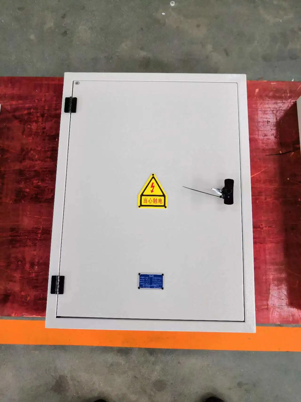 Fully Enclosed Busbar Distribution Box Air Insulated Power Distribution Switchgear Metal Rainproof Power Supply Distribution Cabinet Outside Switchgear Enclosur