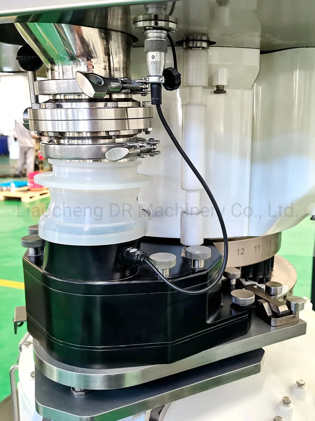 Gzp33 Sound Main Drive Design Rotary Tablet Press Machine with CE Certificate