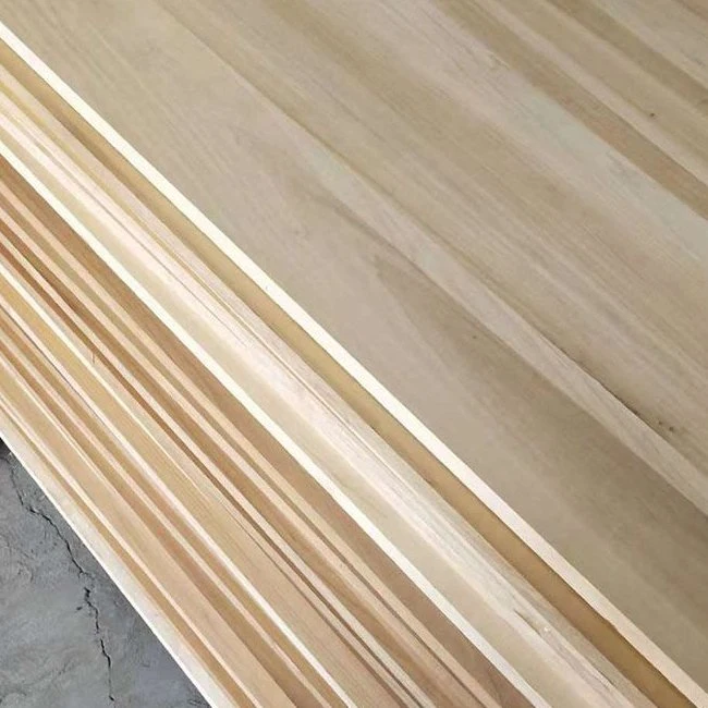 Madeira em madeira dura de 18 mm e 12 mm, com venezianas de 18 mm, madeira maciça carbonizada Para o edifício