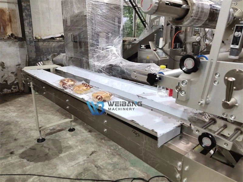 3axis Servo Motor Pillow Moon Cake Chocolate Bakery Bread Bag Flow Packing Machine