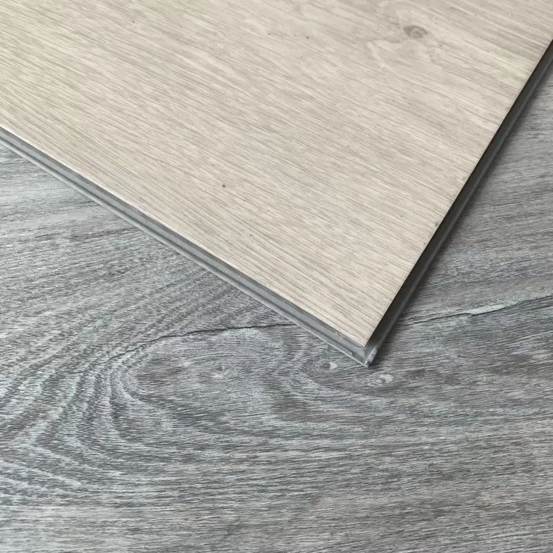 Plancher recouvert de vinyle en chêne rustique de SPC