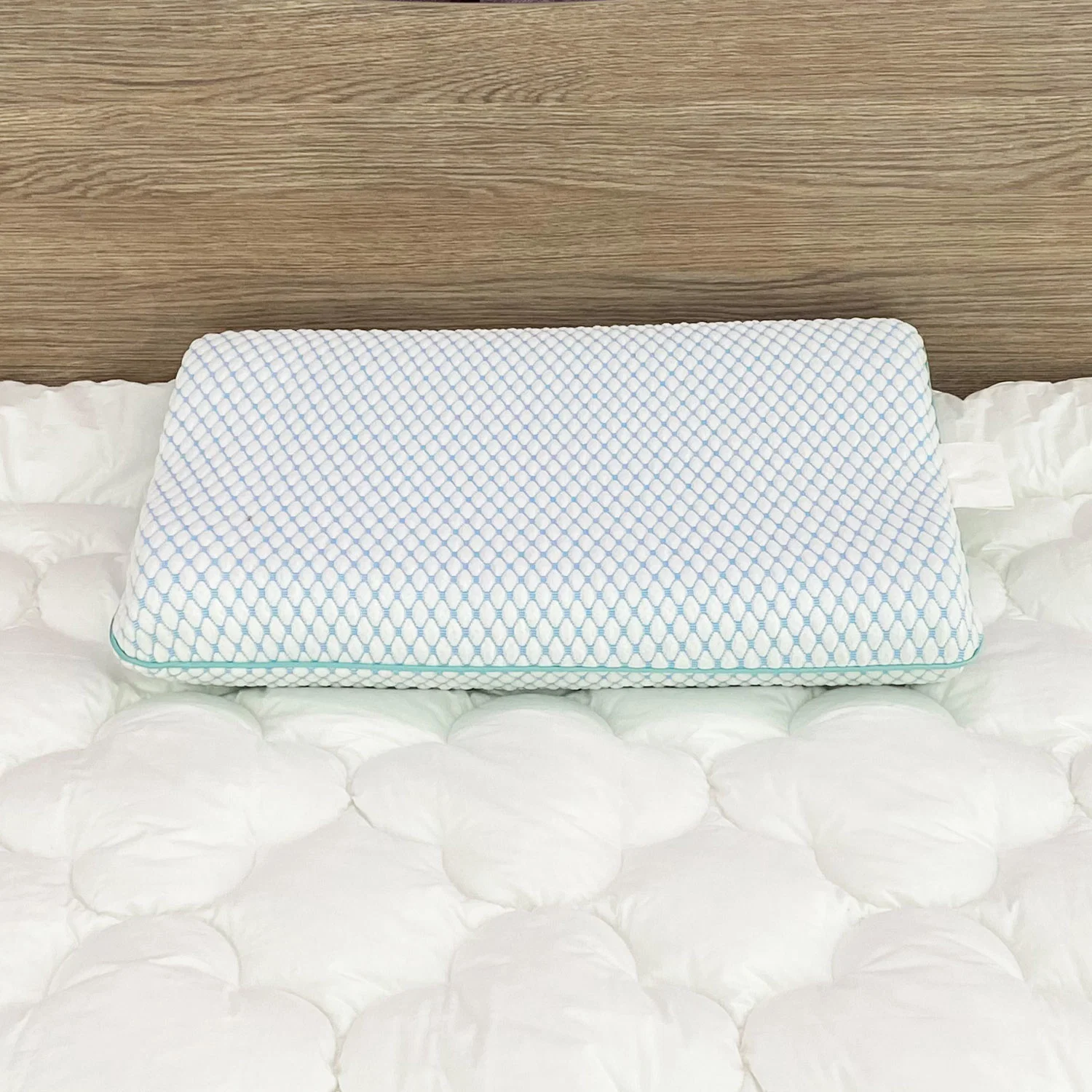 OEM Hotel Rectangular Relieve Tension Easy to Remove and Machine Removable Gel Pad Foam Pillow