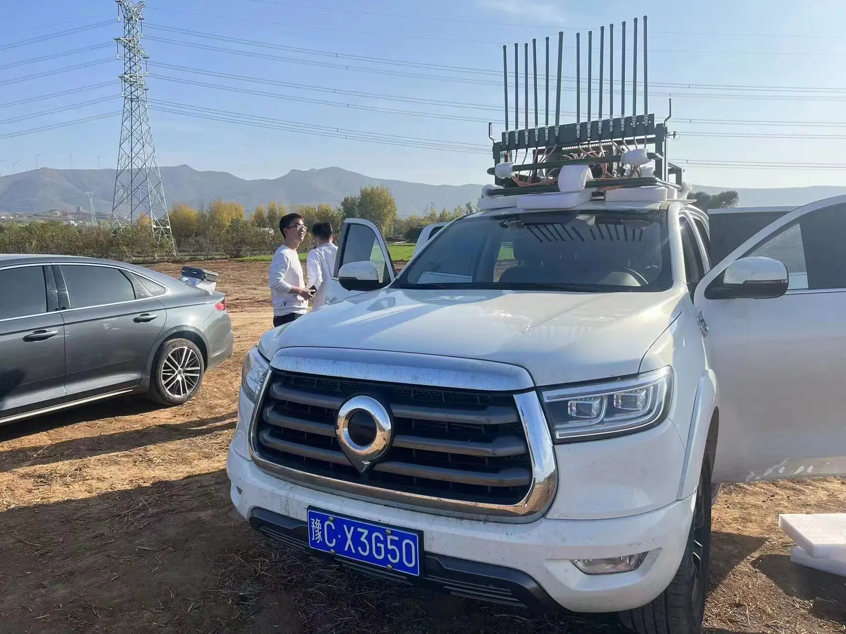 5km Detection Range Vehicle Mounted Anti-Drone Systems 3km Uav Jammer Drone Detection and Jamming Systems IP66