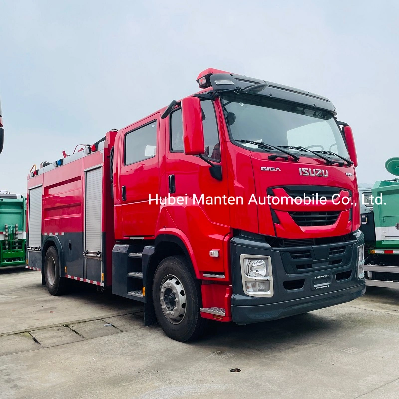 Isuzu Giga 4X2 LHD Euro 5 205HP Fan Tank Fire محرك إطفاء خزان المياه سعة 6000 لتر