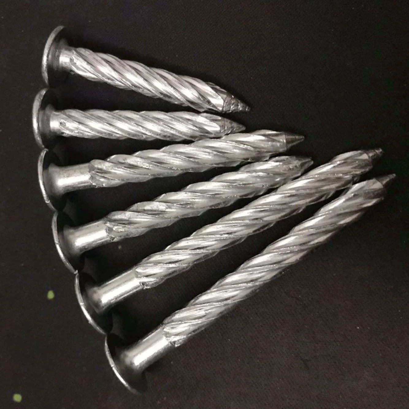 Galvanized Twisted Spiral Floor Nail Concrete Nails 55mm Steel 1 Inch 2 Inch 5/8th China