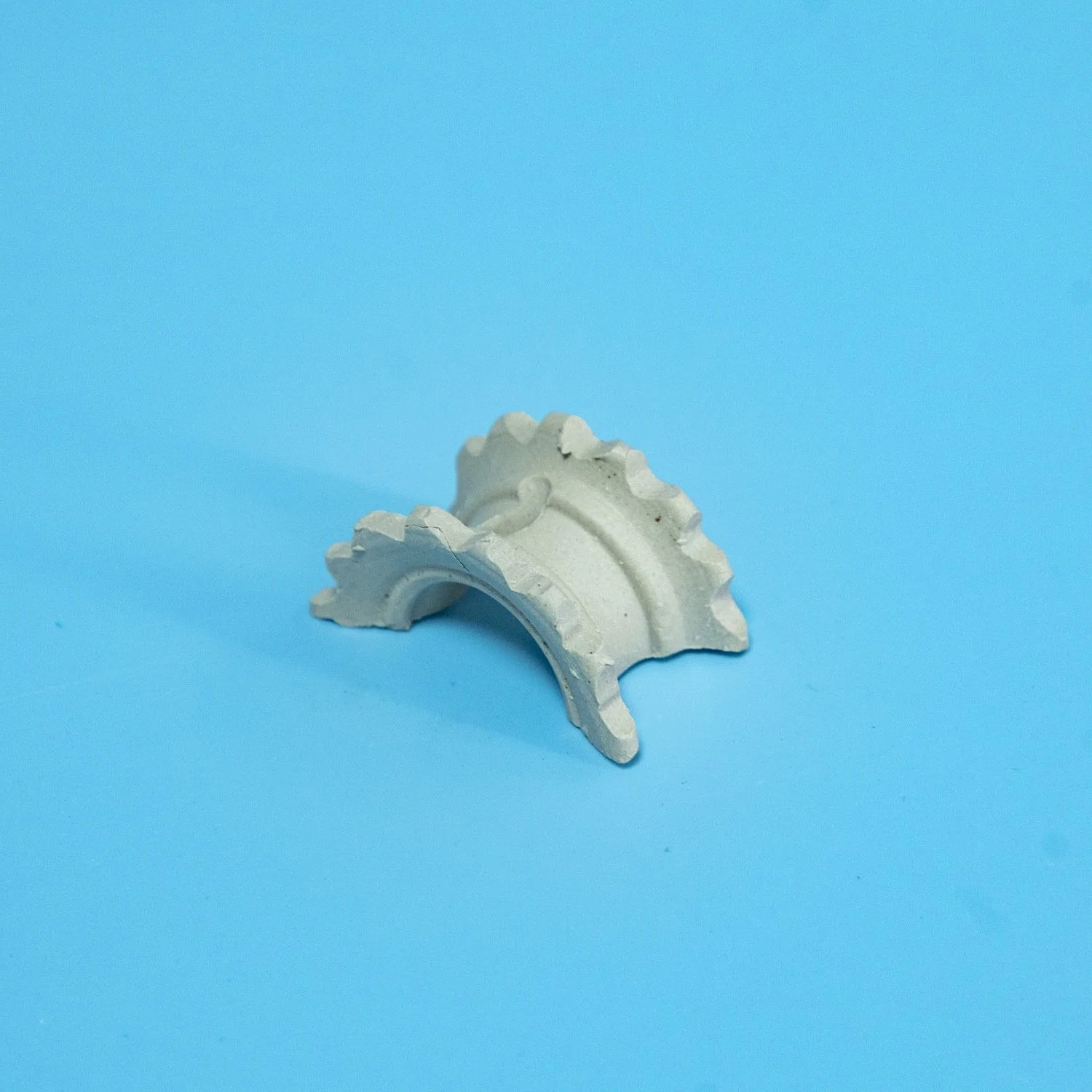 Light Grey Ceramic Tower Packing Alumina Random Packing Saddle for Cooling Tower