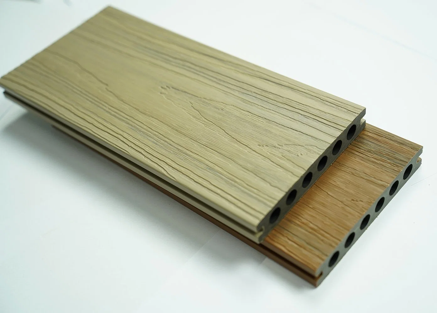 Anti-Static Co-Extrusion WPC Wood Plastic Composite Board Decking Flooring Round Hole