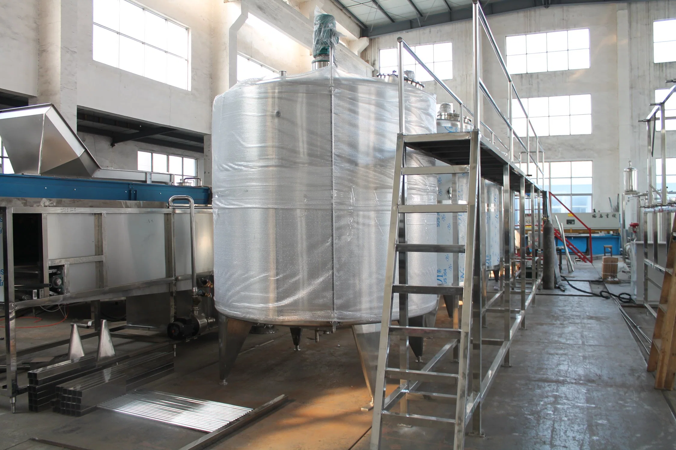 Soft Drink Mixing Tank Made of Single-Layer Stainless Steel Structure