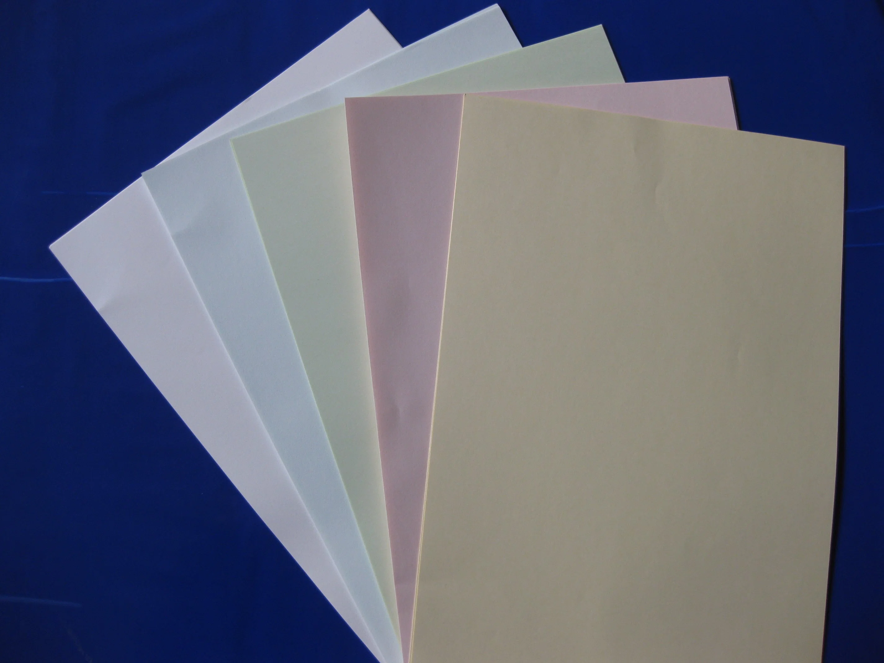Chinese Supplier Printing Dust Free Colored Anti-Static Copy Paper A3a4a5 Customized Size for Hot Selling