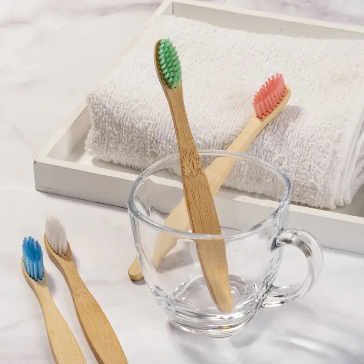 Fabrique de brosse à dents de bambou à poils doux peut Logo personnalisé pour les adultes brosse à dents de bambou