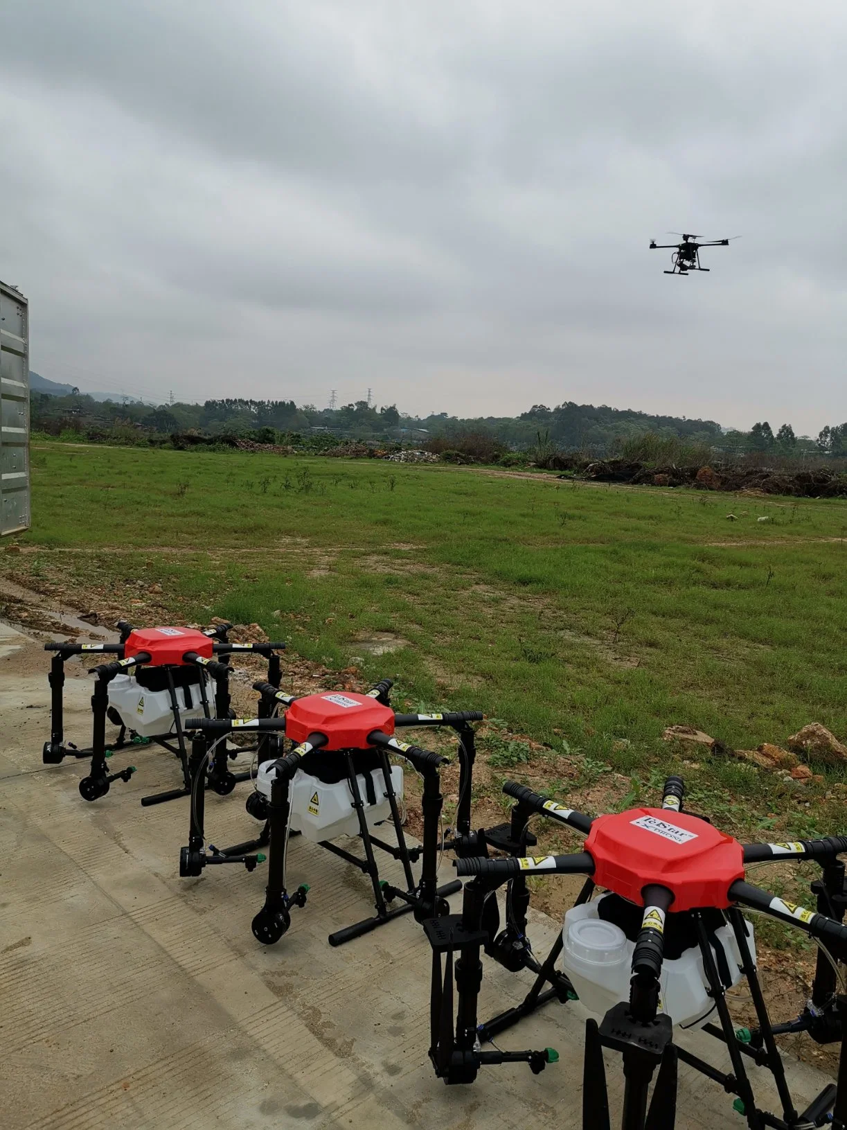 La pulvérisation agricole drone Global de la FCC Version Us et en Asie du sud-est de 10kg 10L'agriculture Bourdon