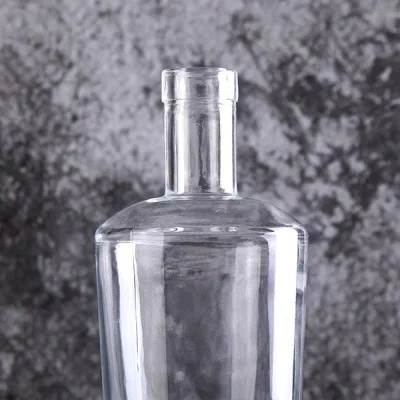 Super Flint 750ml Glass Bottle Glass Container for Whisky Vodka Gin Packaging