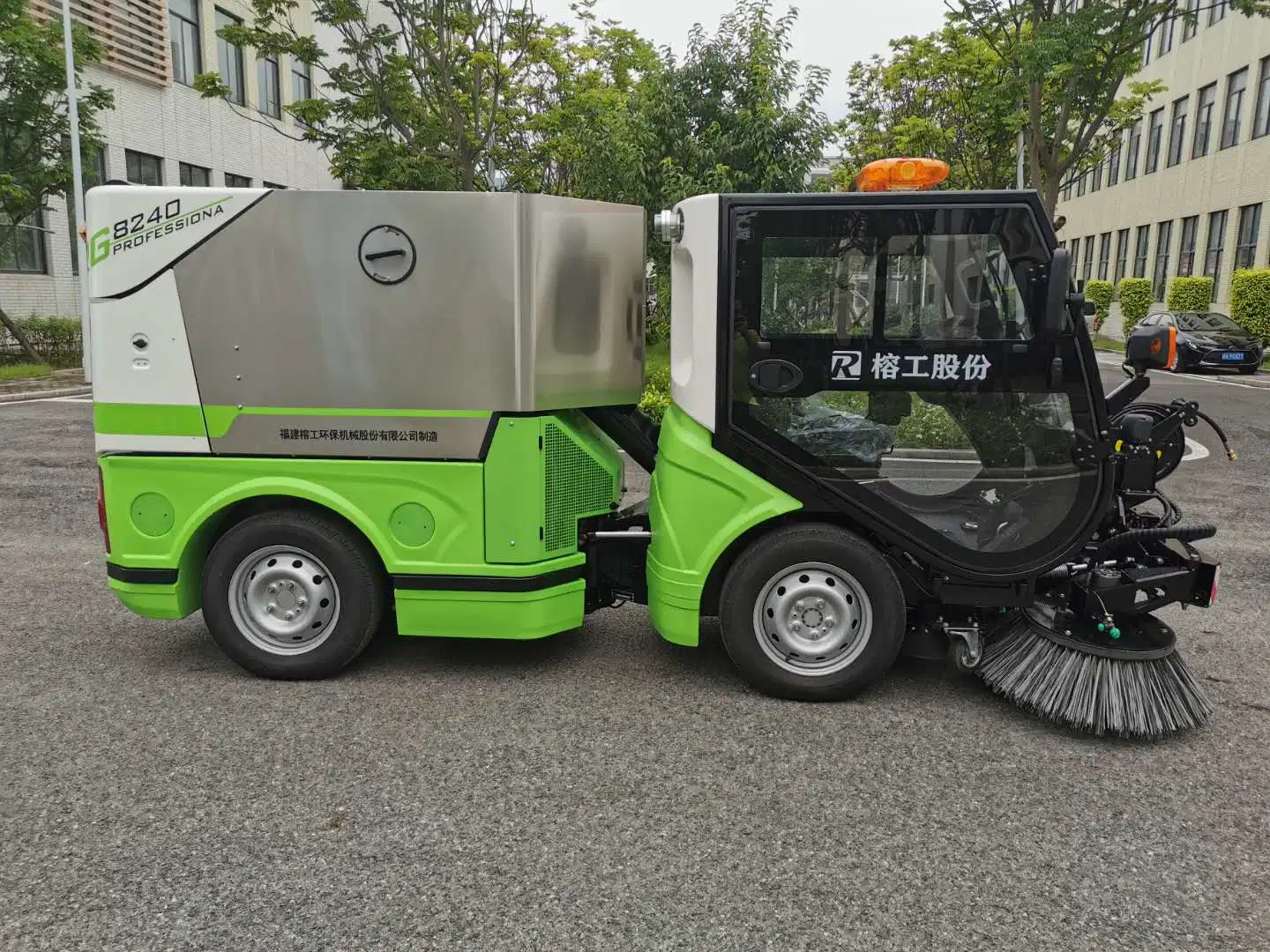 CE; ISO9001: 2008 New Grh Vacuum Truck for Leaves Vacuuming