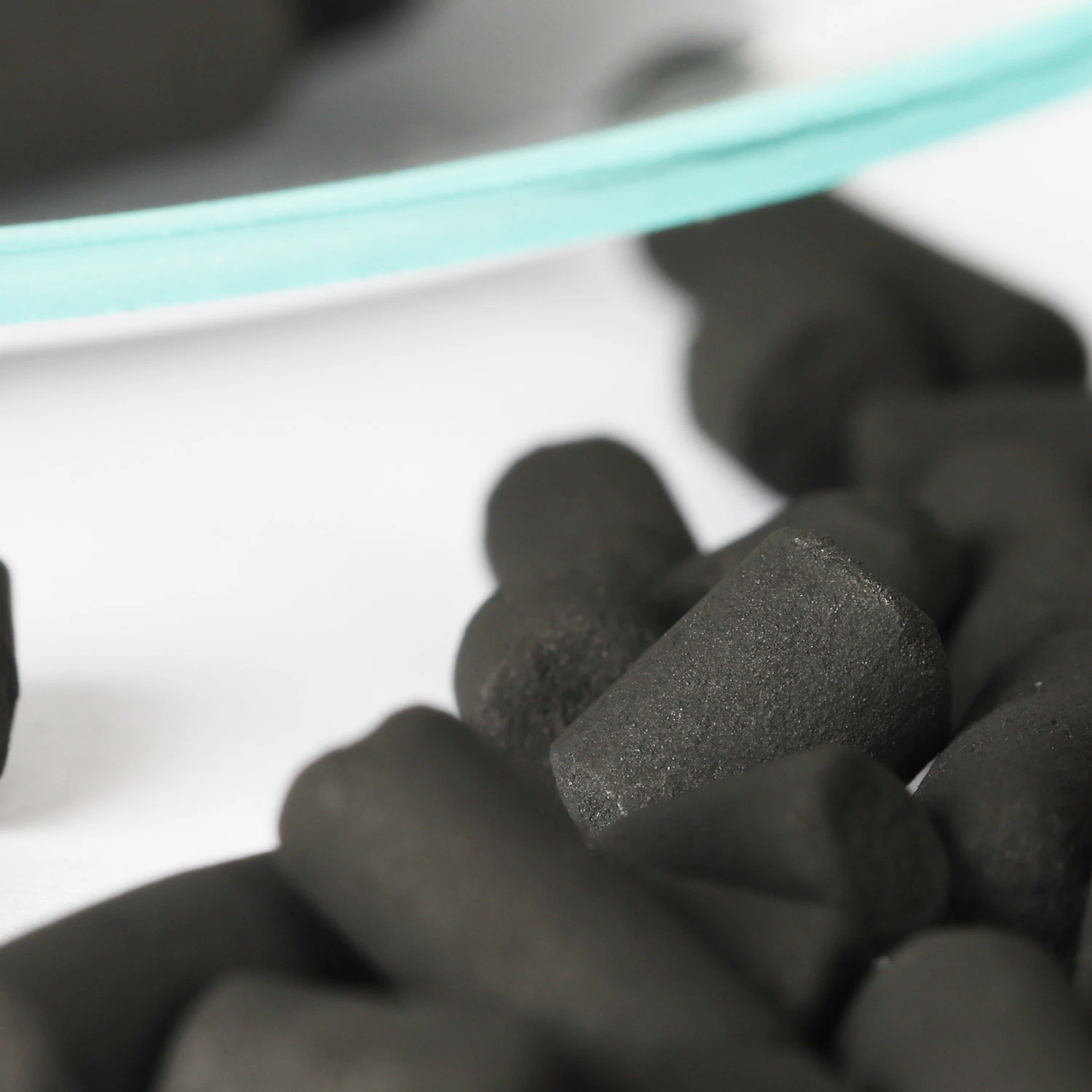 550 Kg Per Cubic Meters Black Coal Activated Carbon Coke Possessing High Adsorption Capacity