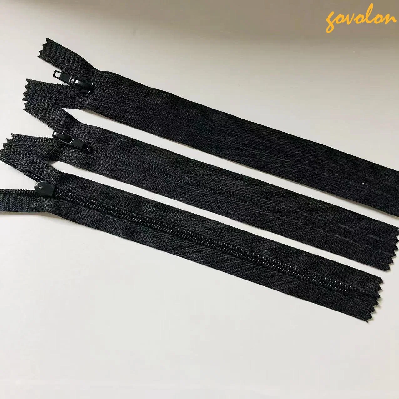 Custom 23.5cm Closed End Invisible Zipper Black Reverse Nylon Zipper